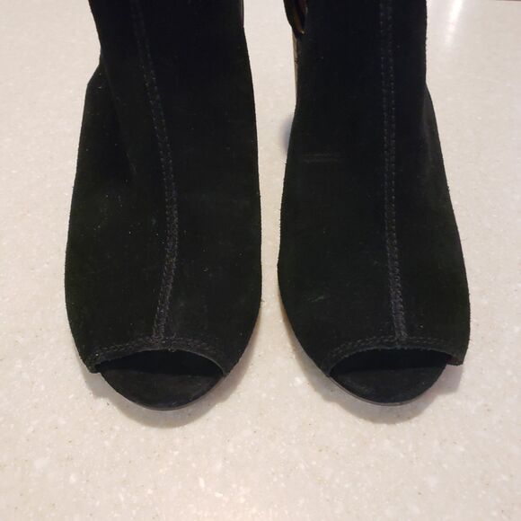 Lucky Brand Women's Reevas Black Suede Side Cutout Peep Toe Wedge Booties Sz 10M - Picture 3 of 9